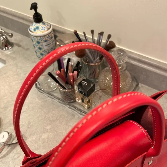 ❤️FINAL REDUCTION❤️. PRICE FIRM.
Vintage Kate Spade Handbag - Picture 12 of 14